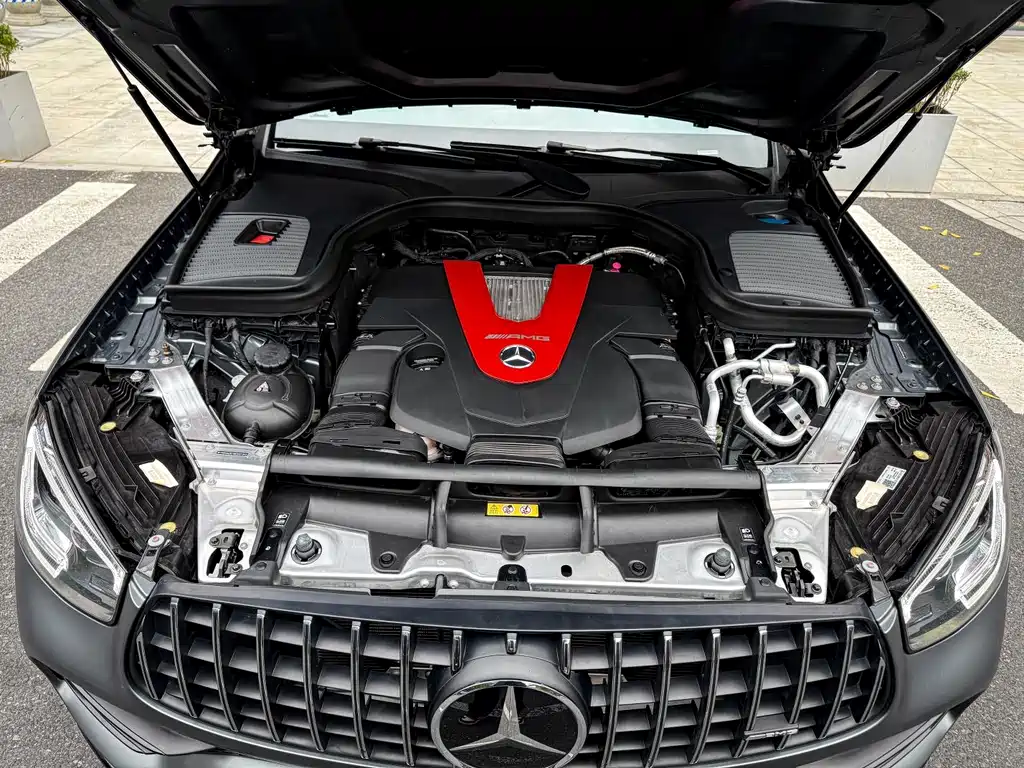 MERCEDES-BENZ GLC AMG