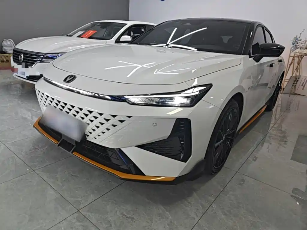 Changan UNI-V 2025 1.5T 500Bar Luxury Sport