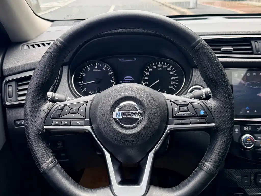 Nissan X-Trail — миниатюра 8