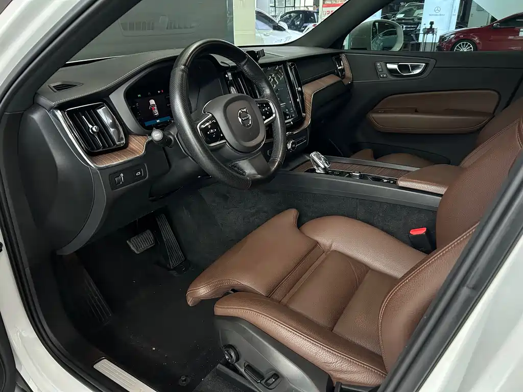 Volvo XC60 — миниатюра 6