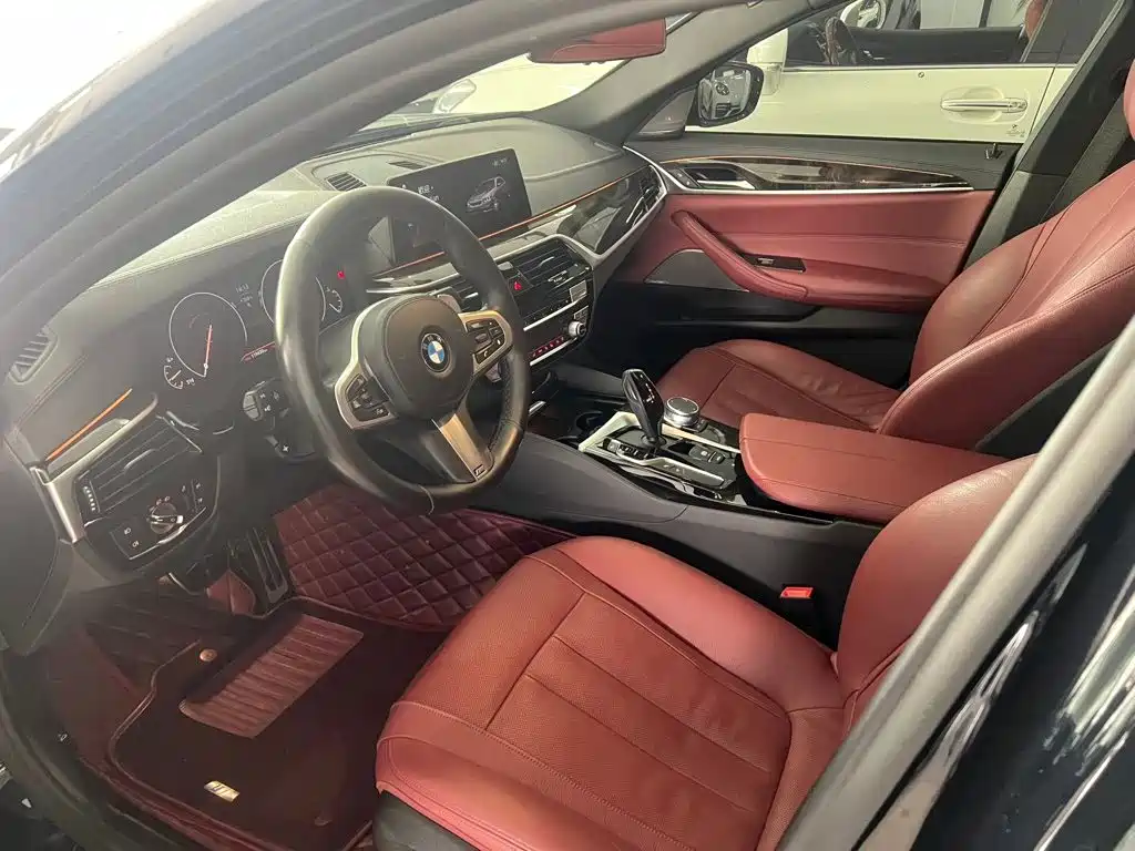 BMW 5 Series — миниатюра 3