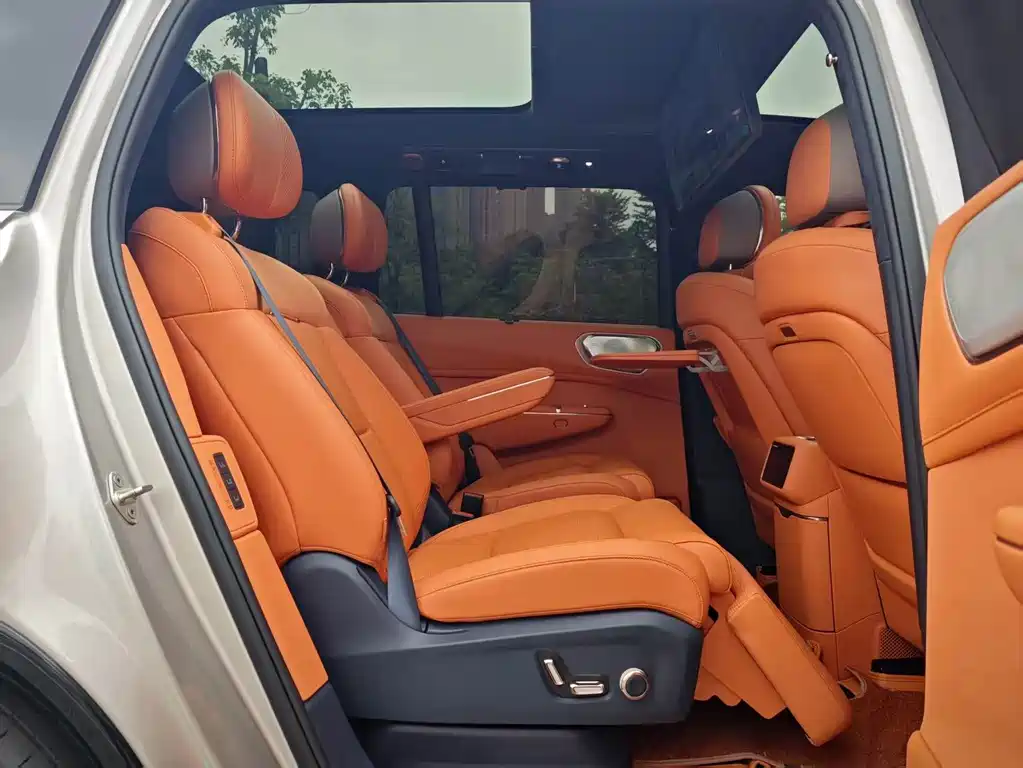 Lynk & Co 900 — миниатюра 23