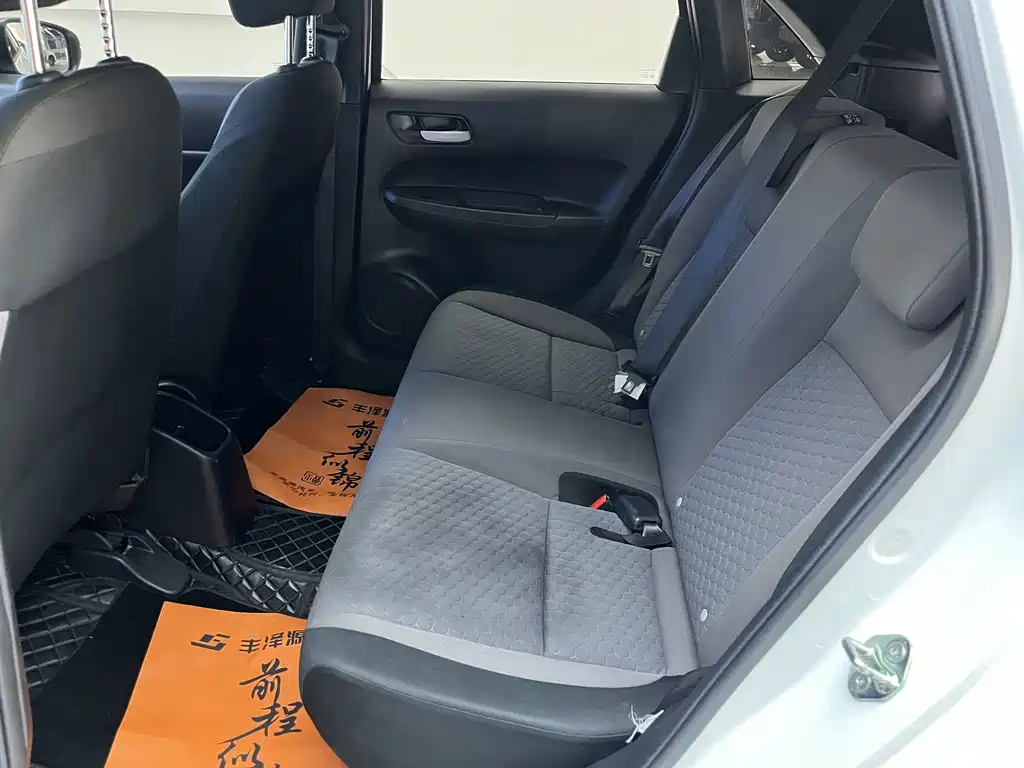 Honda Fit — миниатюра 6