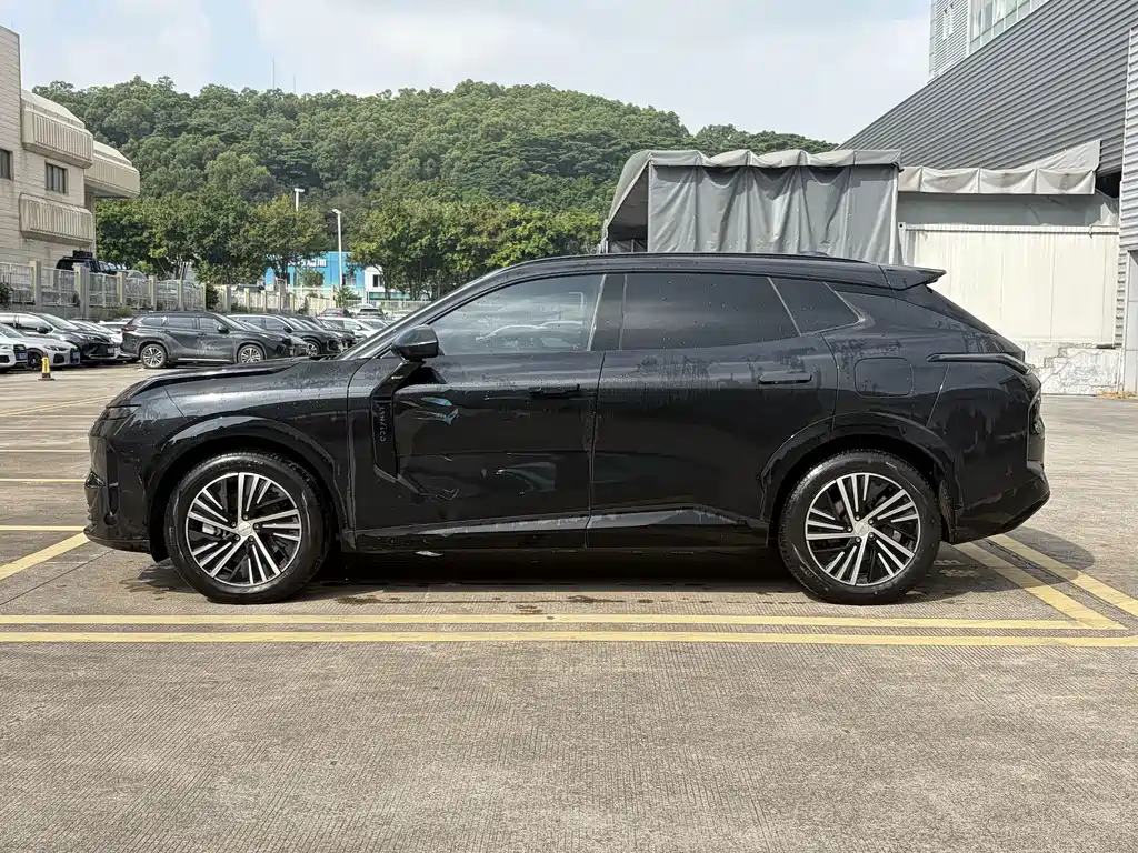 Lynk & Co 08 EM-P — миниатюра 3