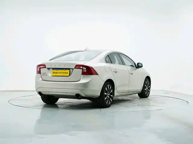 Volvo S60 — миниатюра 5