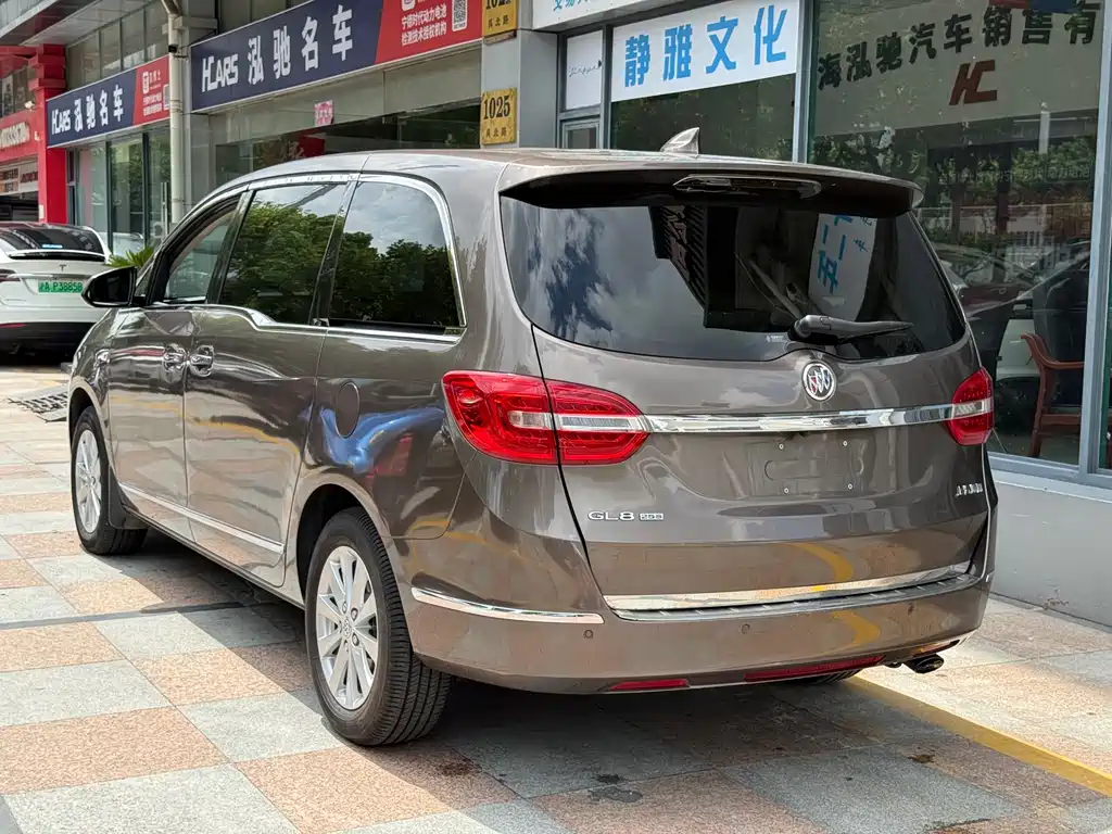 Buick GL8 — миниатюра 9