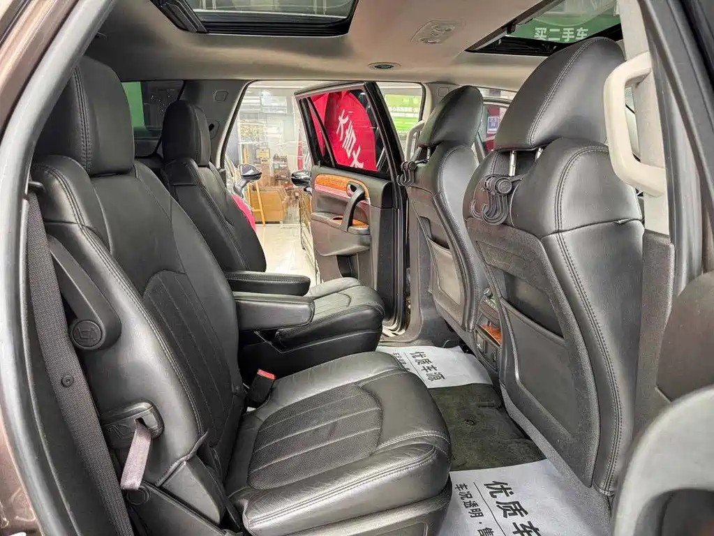 Buick Enclave — миниатюра 14