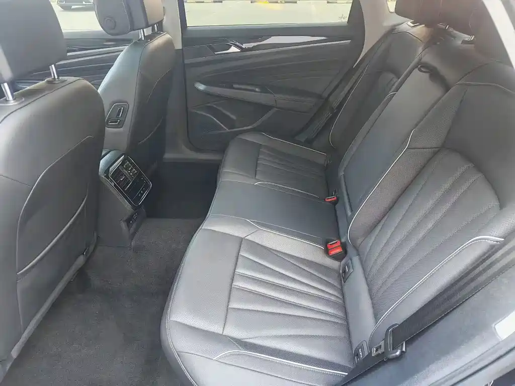 Volkswagen Passat — миниатюра 6