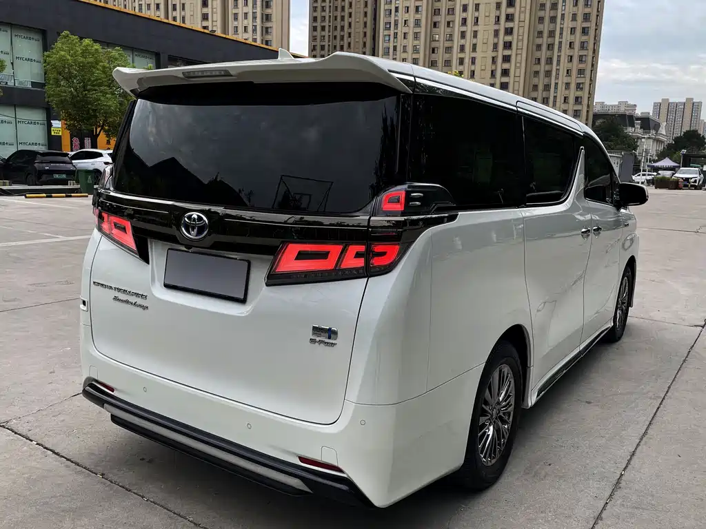 Toyota Vellfire — миниатюра 5