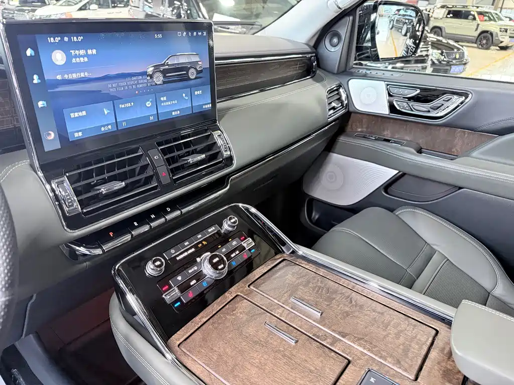 Lincoln Navigator — миниатюра 6
