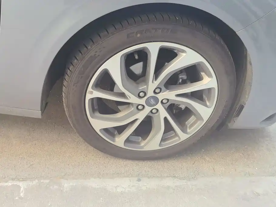 Ford Mondeo — миниатюра 6