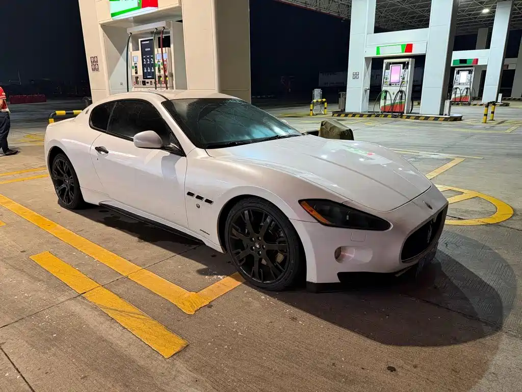 Maserati GranTurismo — миниатюра 5