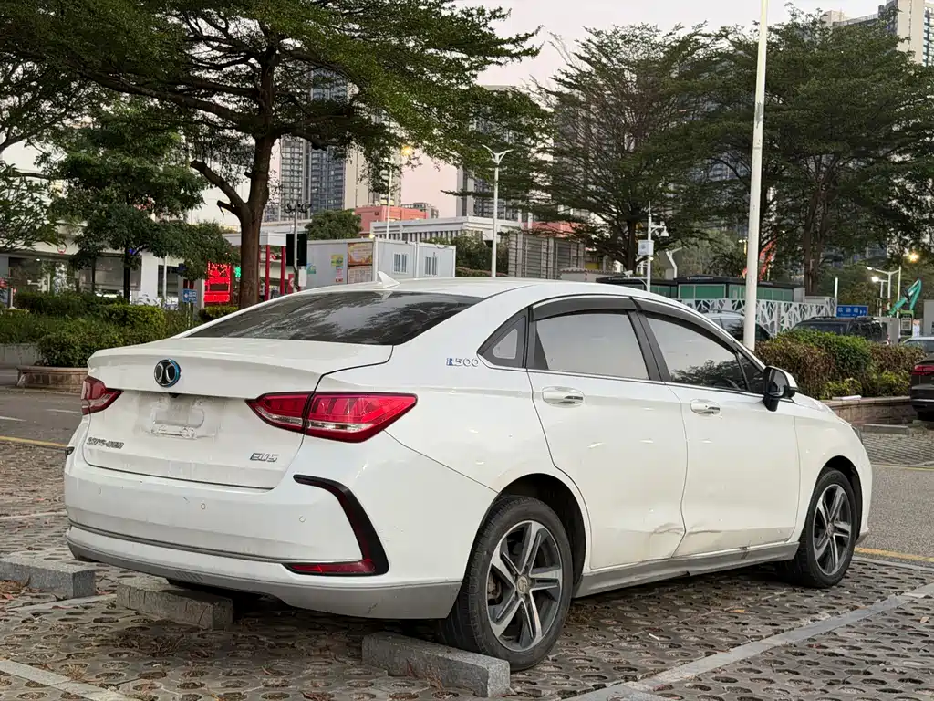 BAIC EU5 — миниатюра 7