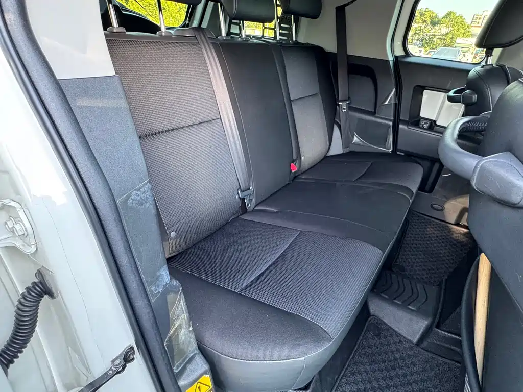 Toyota FJ Cruiser — миниатюра 19