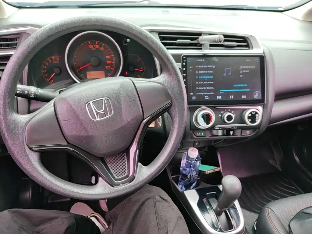 Honda Fit — миниатюра 10