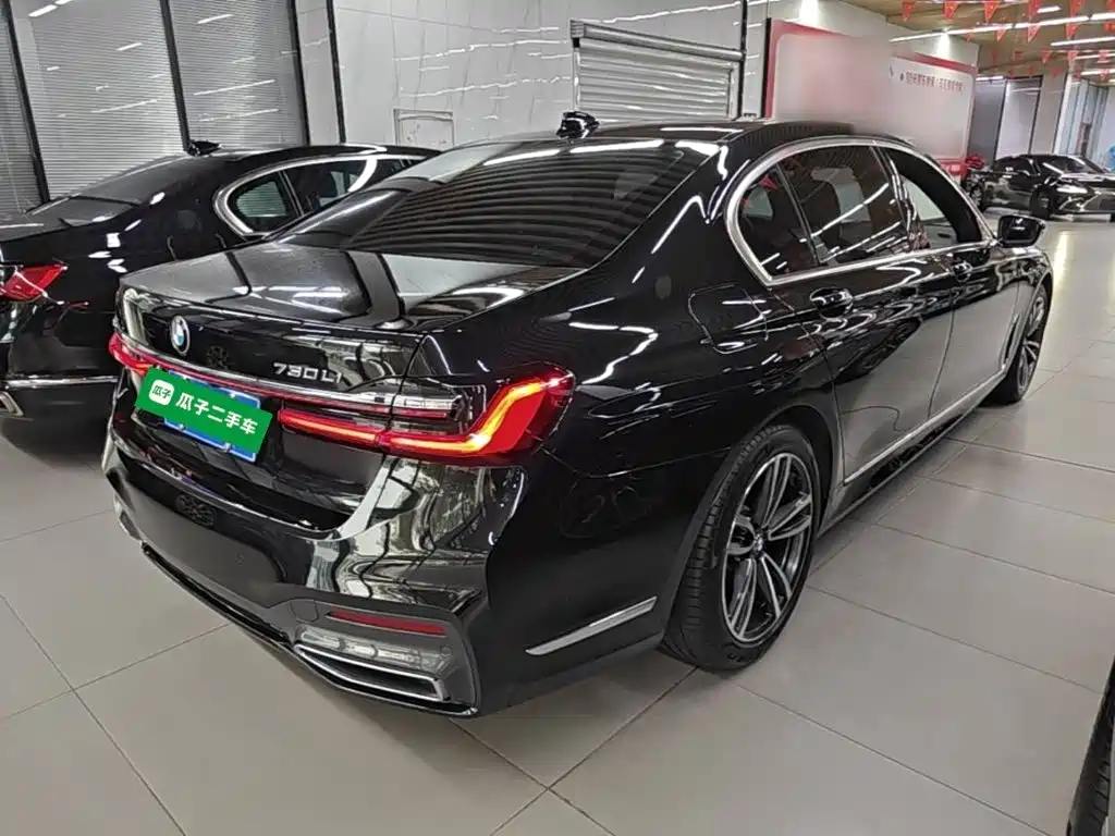 BMW 7 Series — миниатюра 7