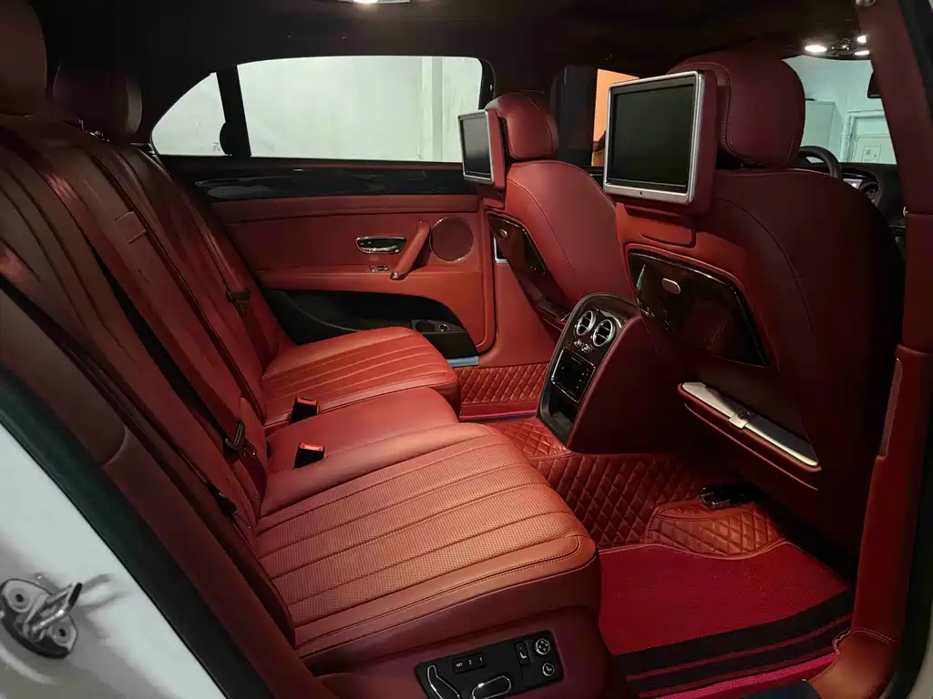 Bentley Flying Spur — миниатюра 8