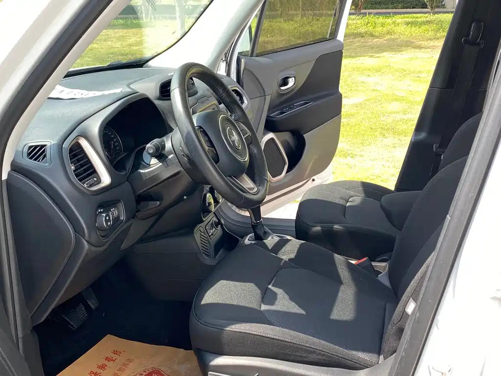 Jeep Renegade 2017 180T AT