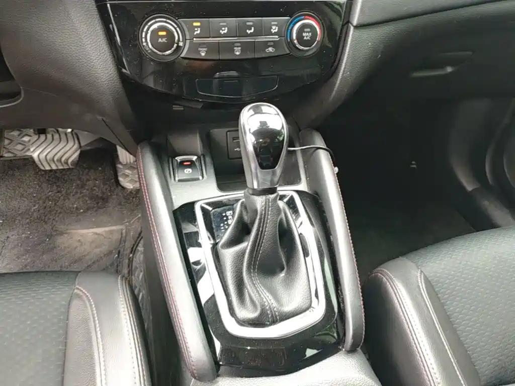 Nissan Qashqai — миниатюра 10