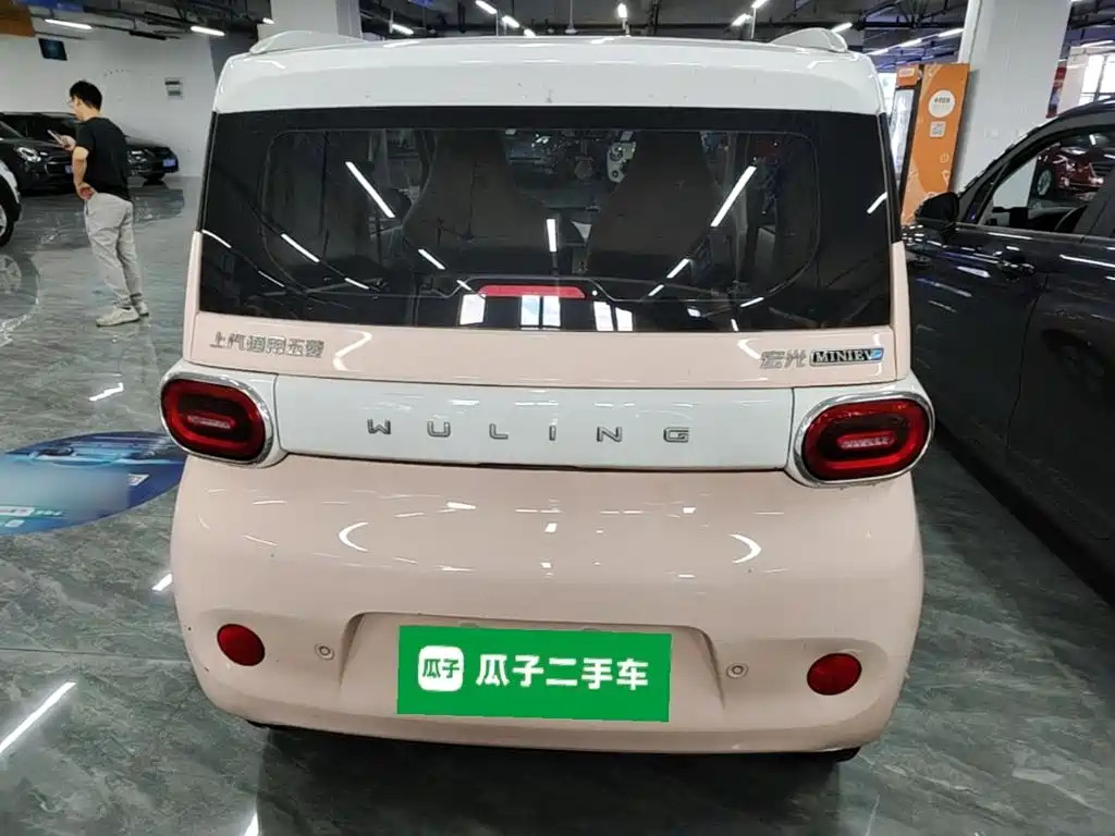 Wuling MINIEV — миниатюра 6
