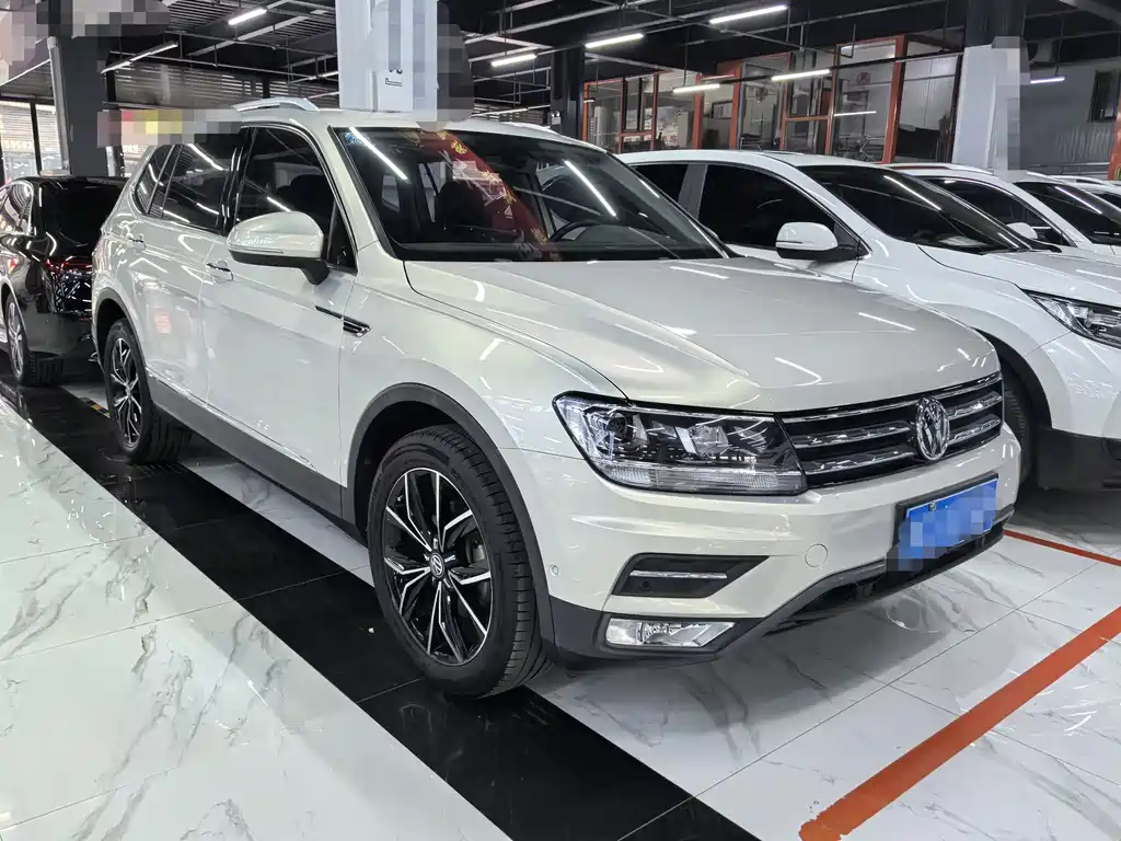Volkswagen Tiguan L L 2020 330TSI AT Luxury VI