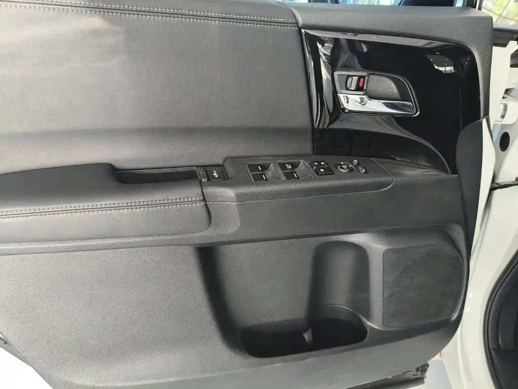 Honda Elysion — миниатюра 7