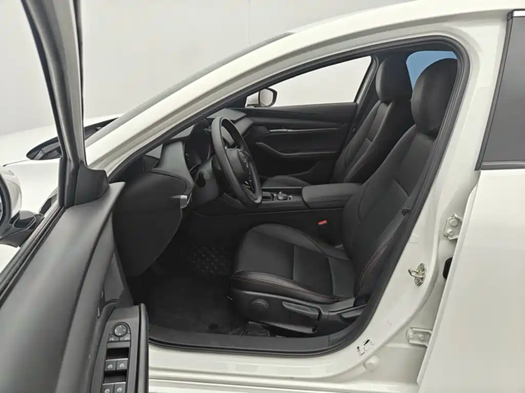 Mazda 3 Axela — миниатюра 11