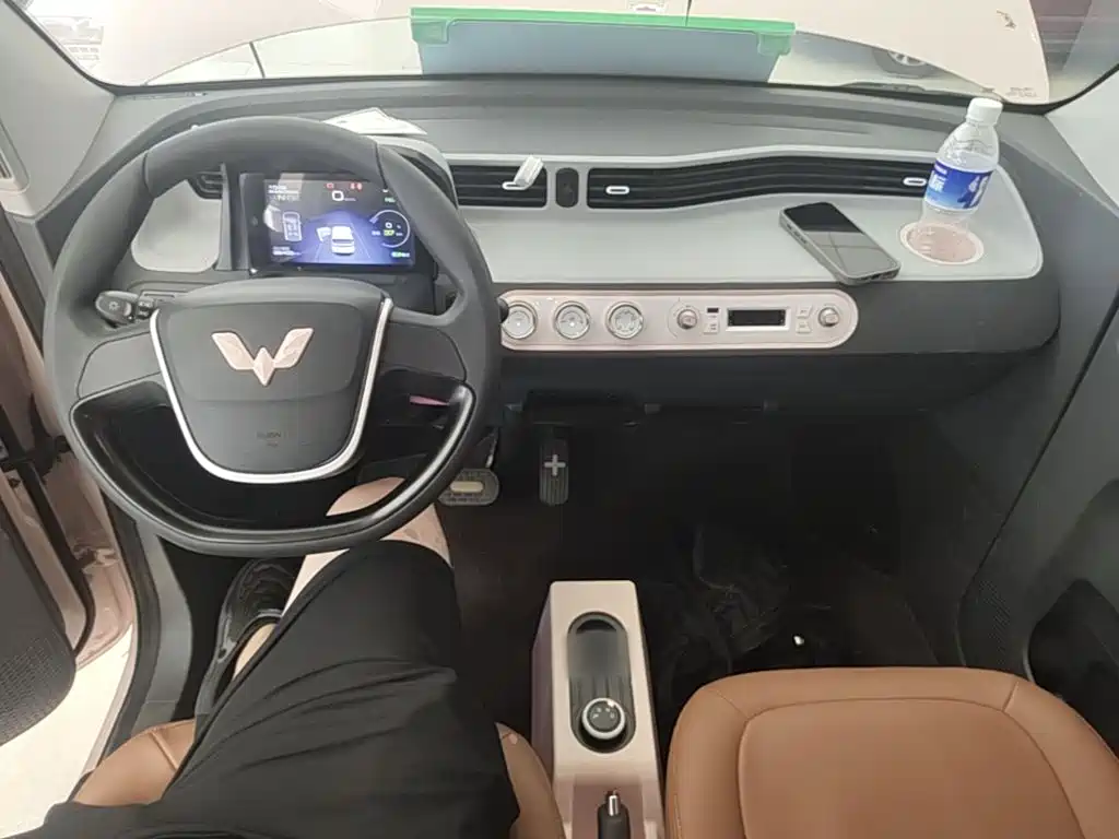 Wuling MINIEV — миниатюра 10