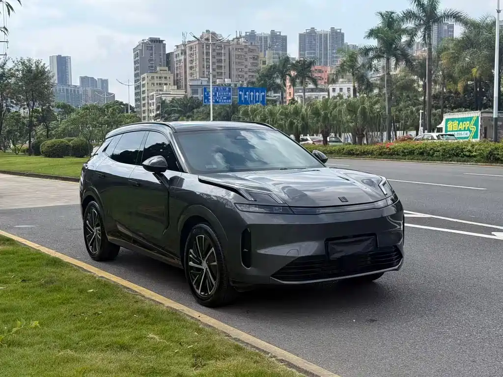 Lynk & Co 08 EM-P — миниатюра 3