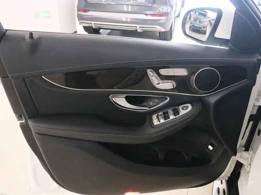 Mercedes-Benz GLC — миниатюра 12