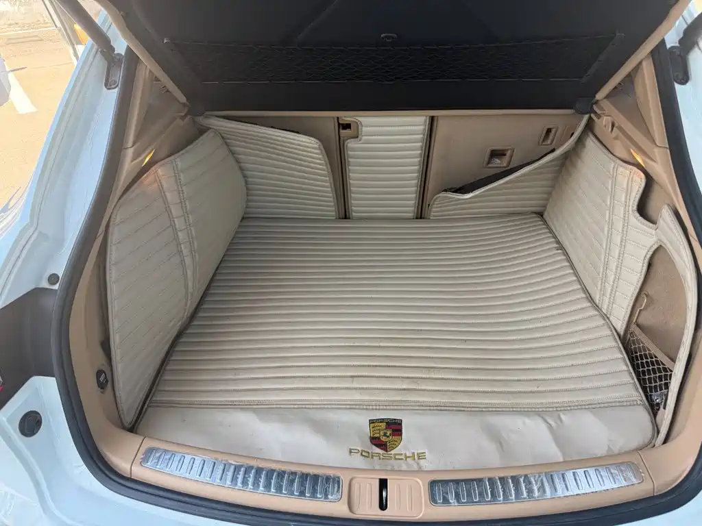 Porsche Macan — миниатюра 5