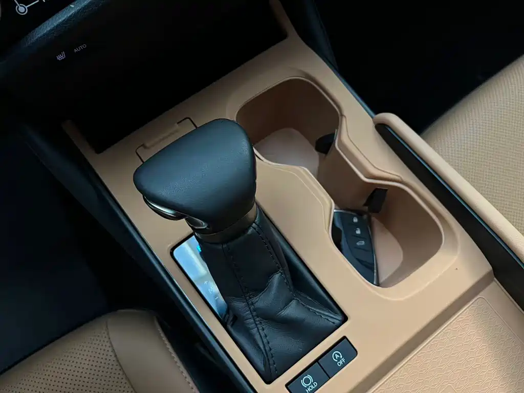 Lexus ES — миниатюра 16