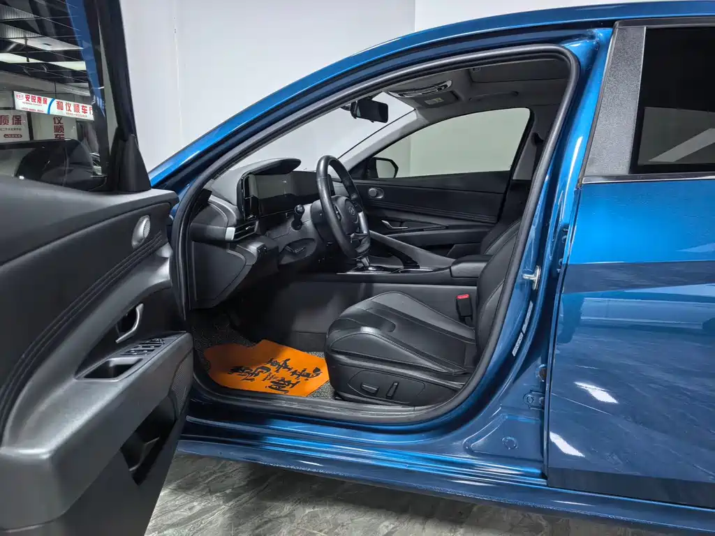 Hyundai Elantra 2021 1.5L CVT LUX Luxury