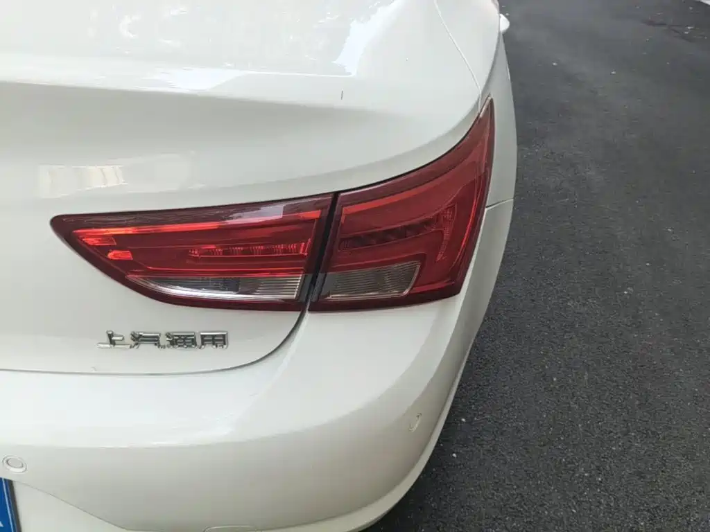 Buick Verano — миниатюра 8