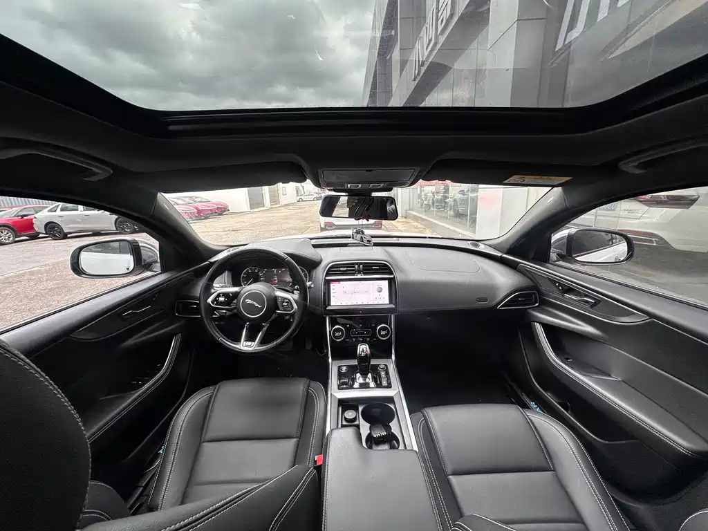 Jaguar XEL — миниатюра 8