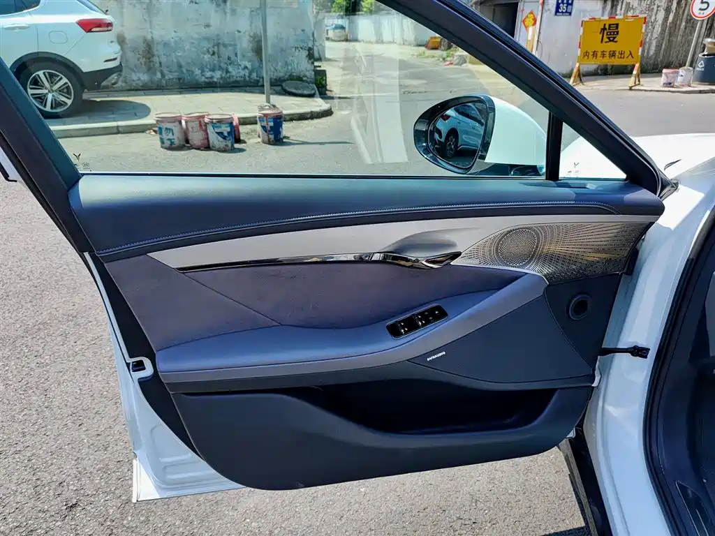 Voyah Passion 2024 PHEV Flagship