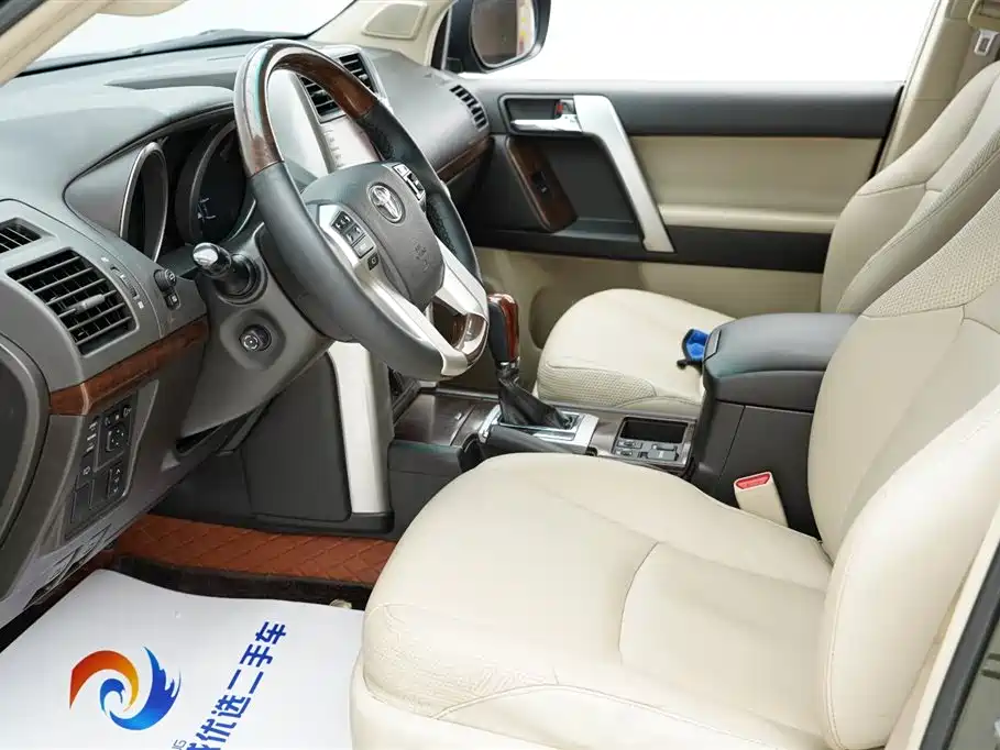 Toyota Land Cruiser Prado 2010 4.0L AT VX NAVI
