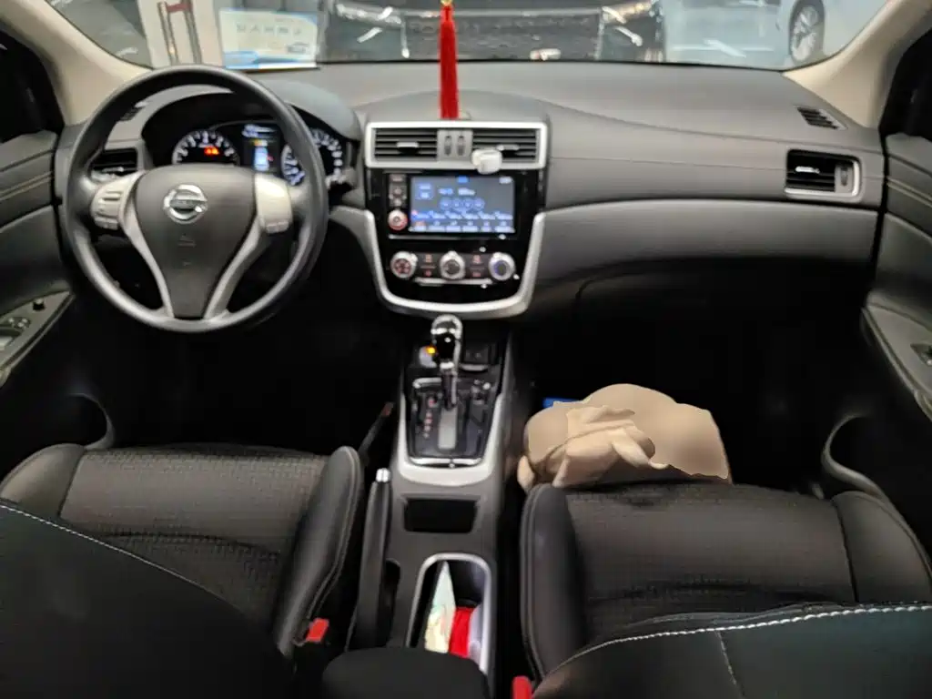 Nissan Tiida — миниатюра 10