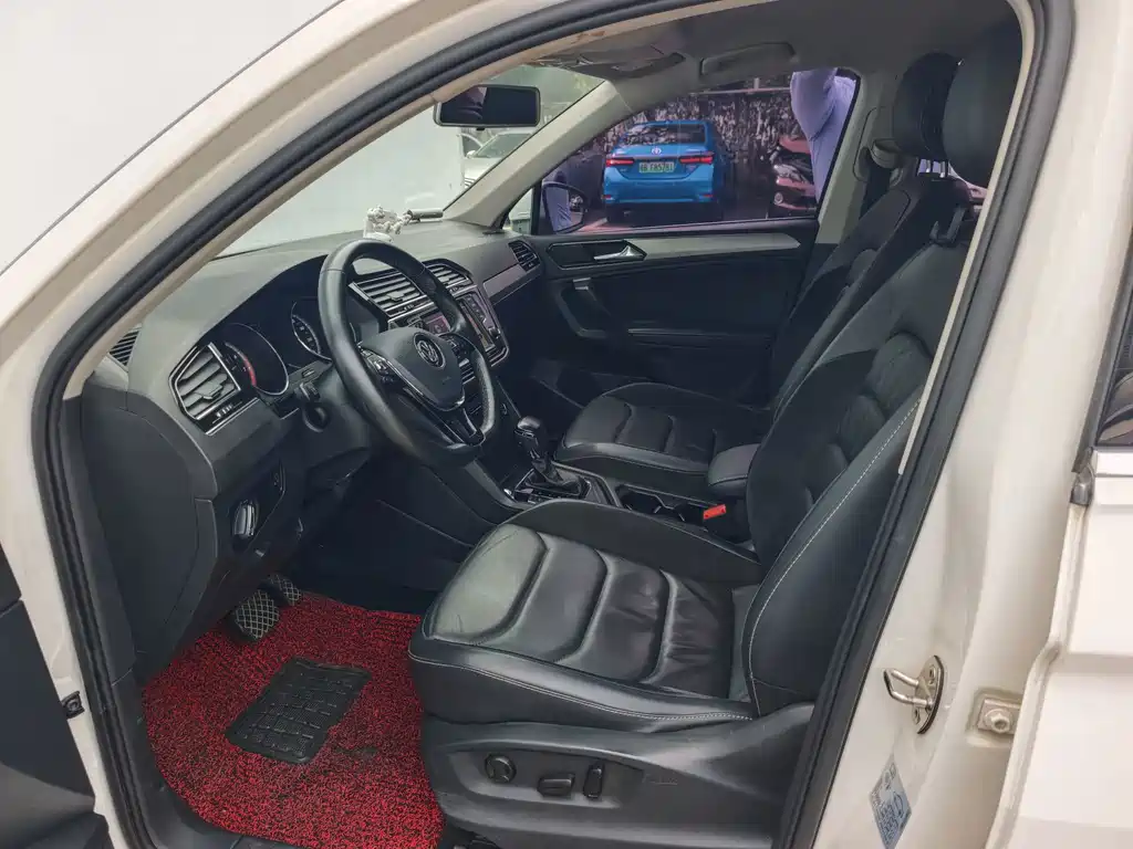 Volkswagen Tiguan L — миниатюра 18