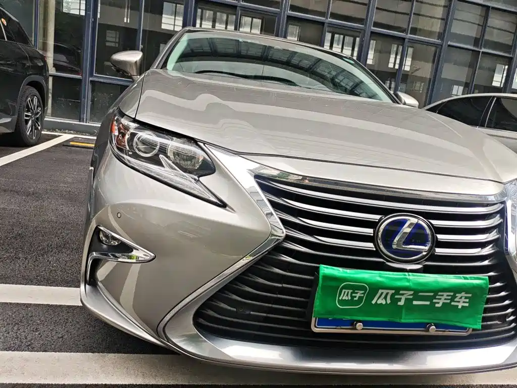 Lexus ES — миниатюра 7