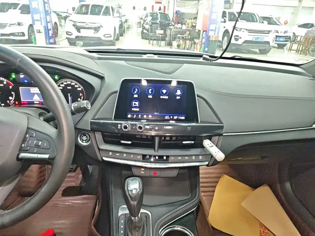 Cadillac CT4 — миниатюра 13