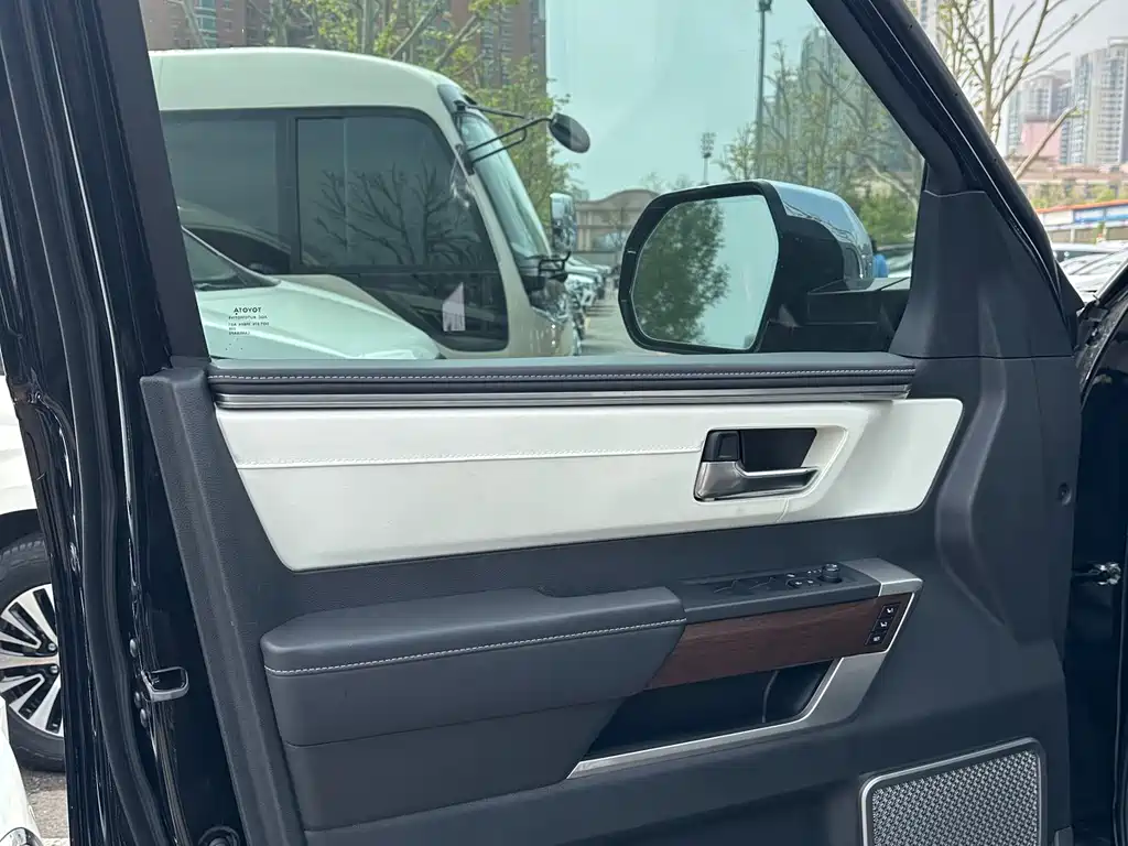 Toyota Sequoia 2025 3.4T Capstone