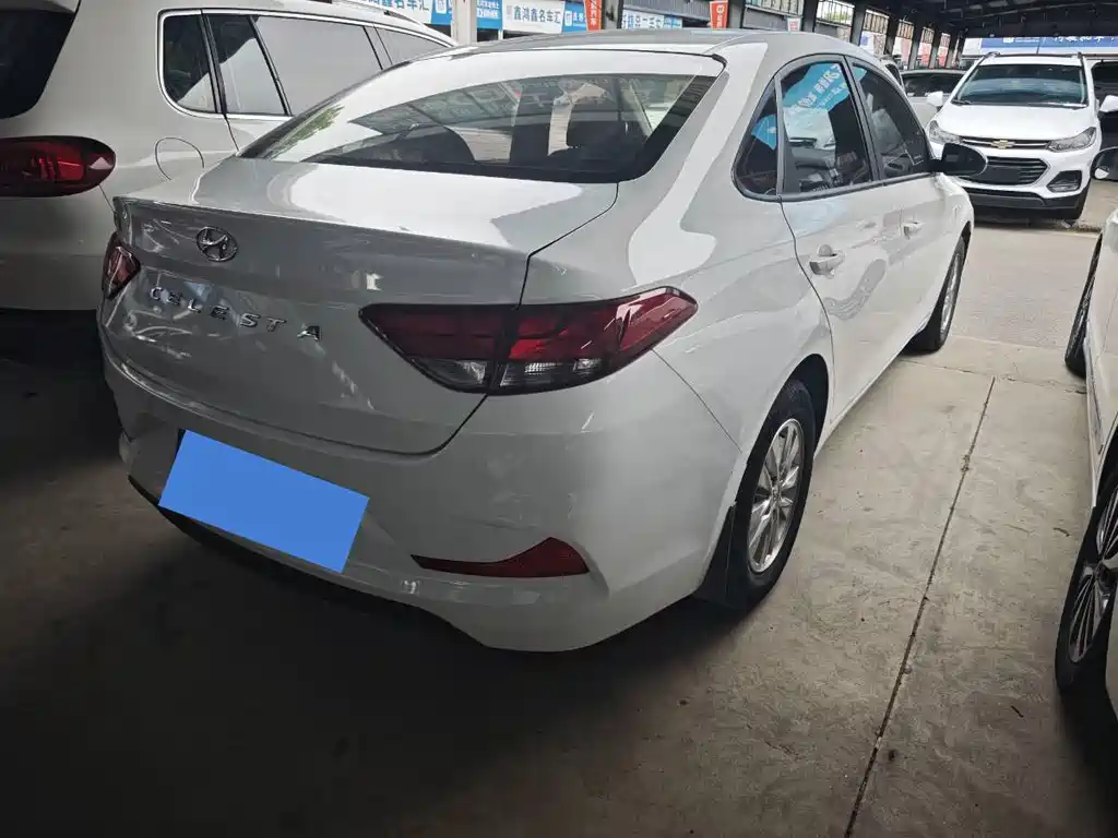 Hyundai Elantra — миниатюра 15