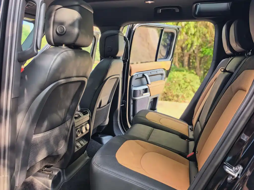 Land Rover Defender — миниатюра 9
