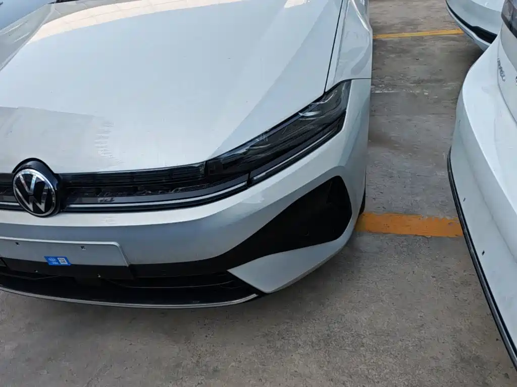 Volkswagen Sagitar — миниатюра 24