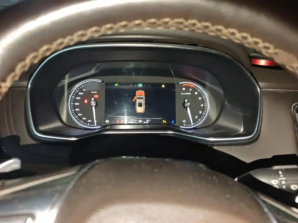 Roewe RX8 — миниатюра 4