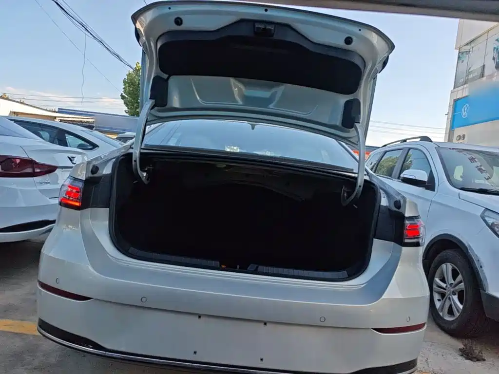 Volkswagen Sagitar — миниатюра 19