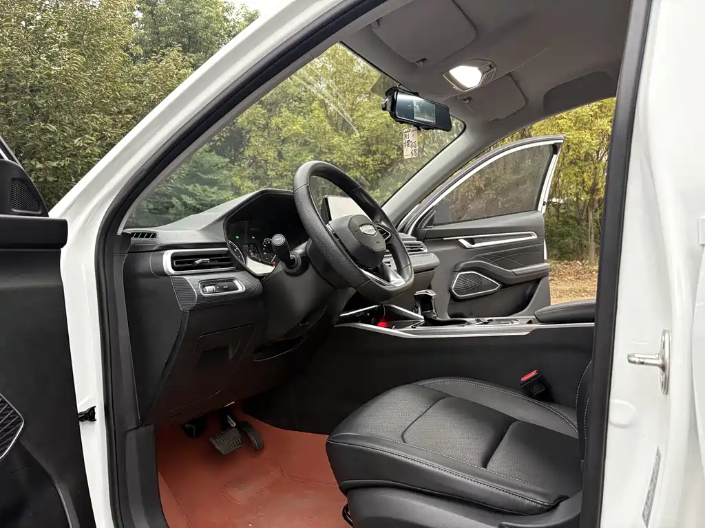 Geely Emgrand — миниатюра 8