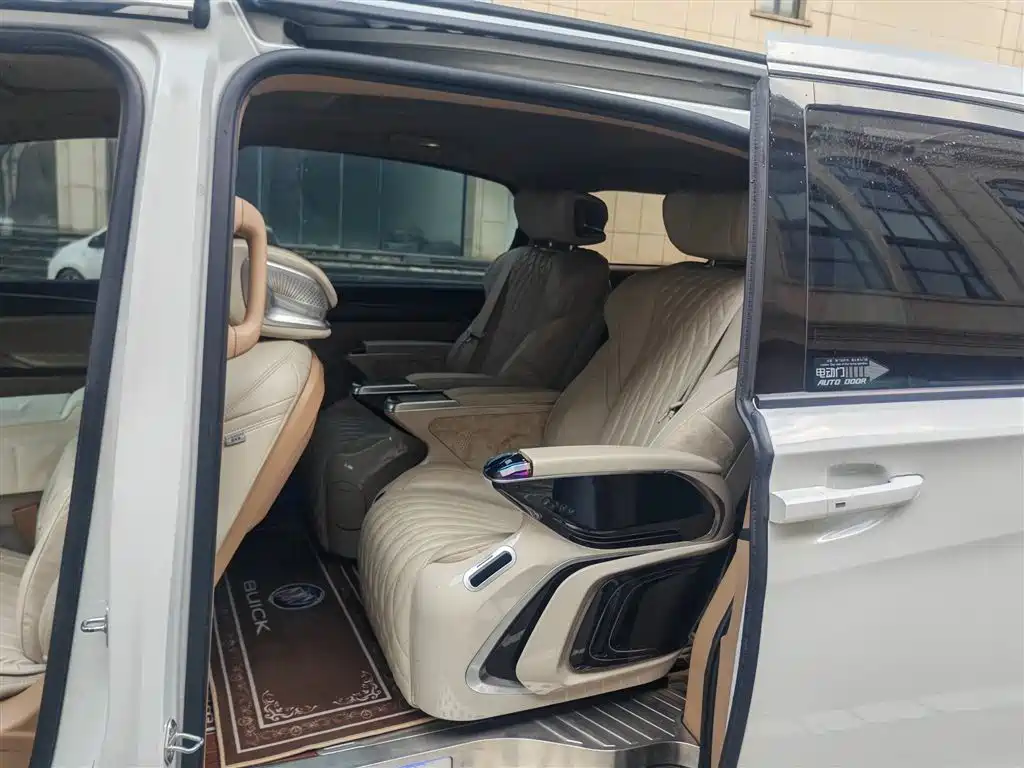 Buick GL8 — миниатюра 13