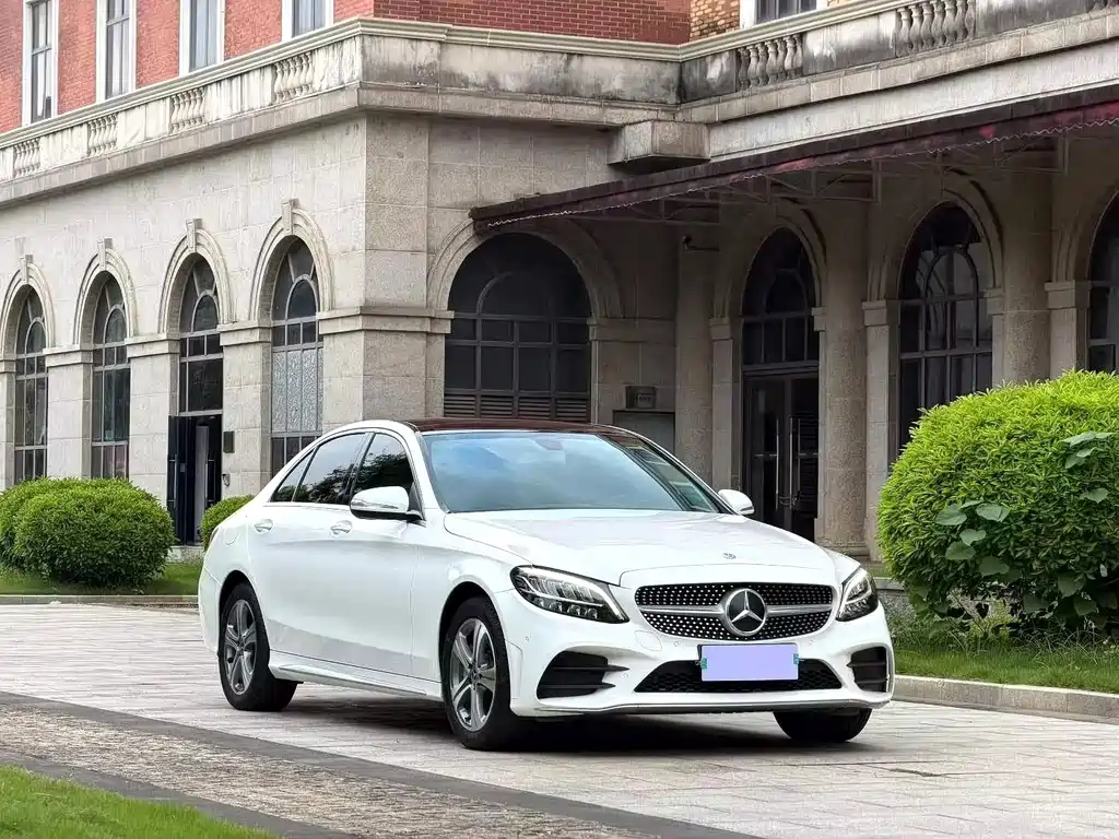 Mercedes-Benz C-Class — миниатюра 3